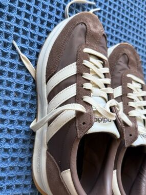 adidas Men’s Sneaker in Brown and Cream